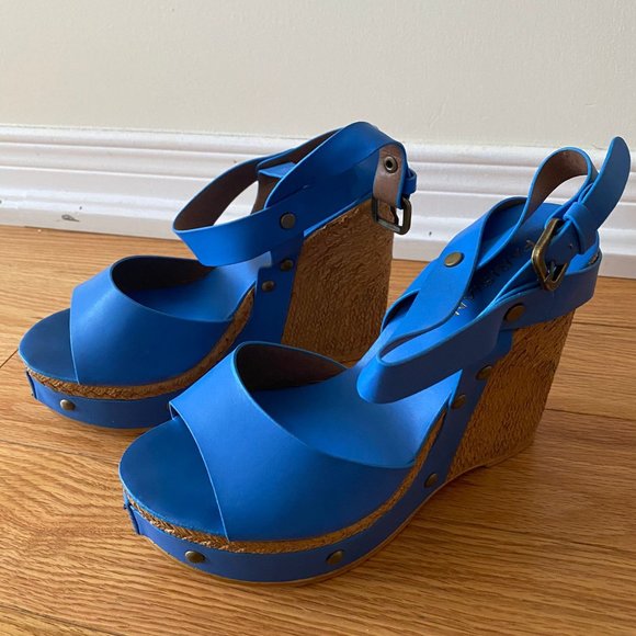 Parisian Heels - Picture 1 of 3
